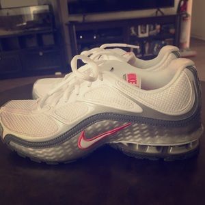 Women’s nike shoes